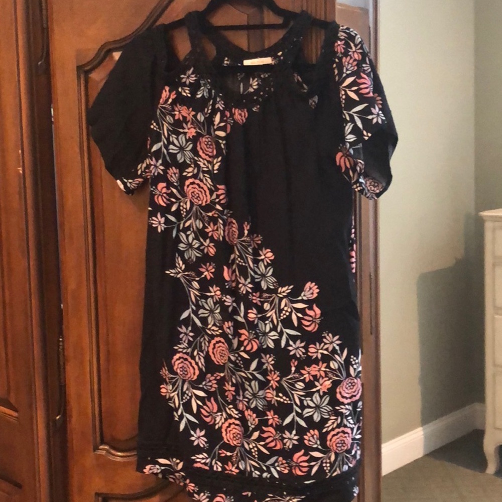 Ella Moss cold shoulder dress